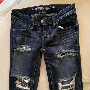 00 american eagle ripped jeans